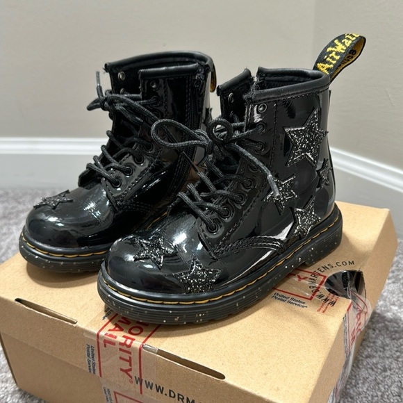 Dr. Martens Other - Dr. Marten Patent Lamper Cosmic Glitter Boot